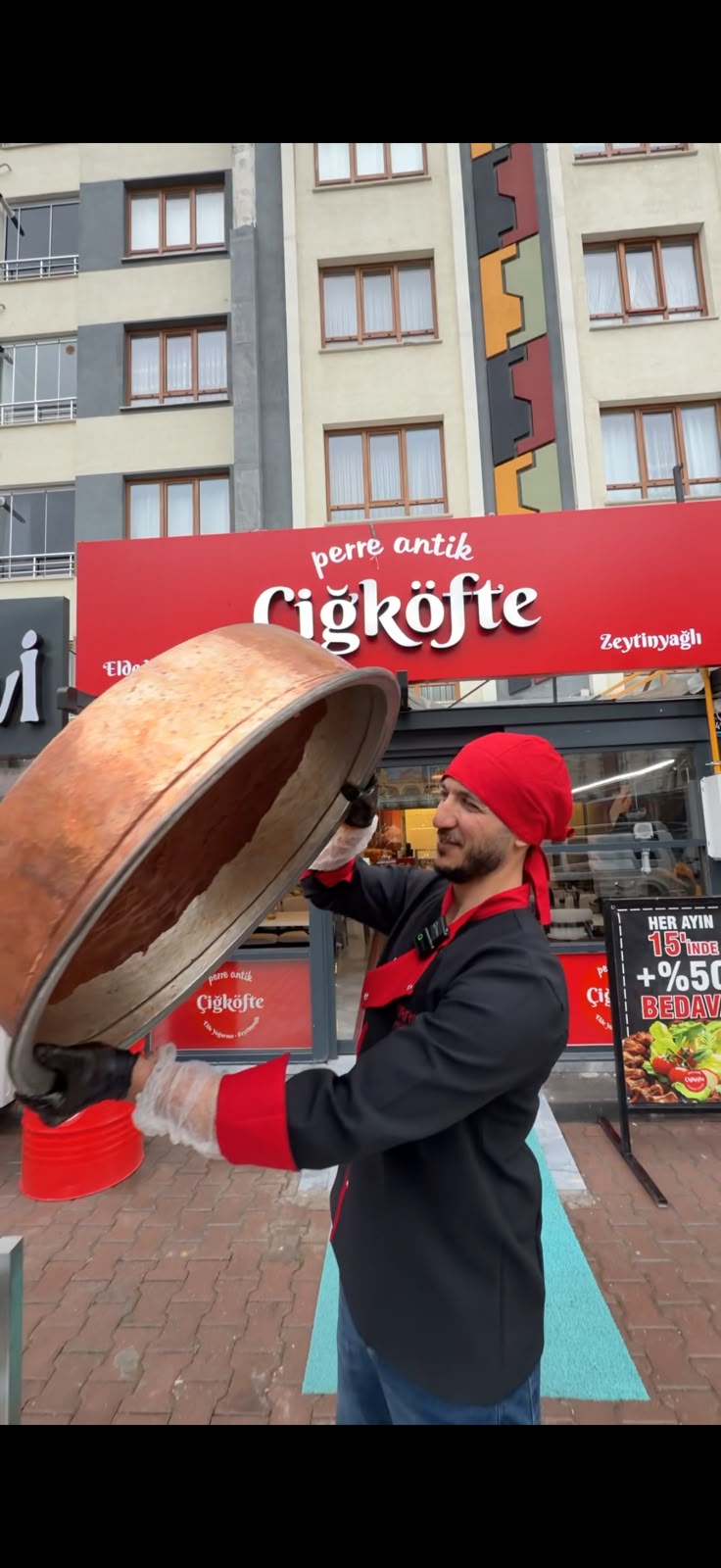 El Yapımı Etli Çiğ Köfte